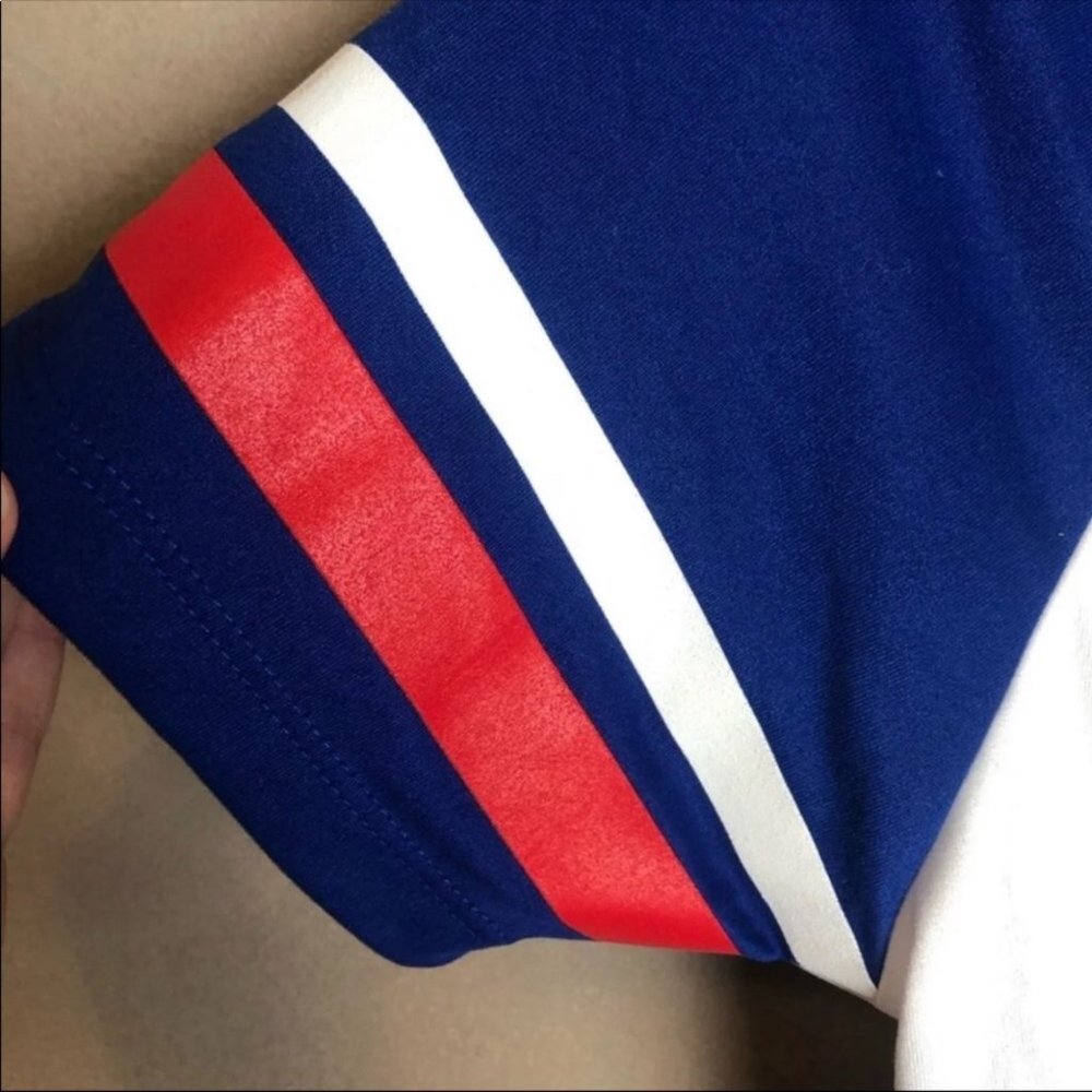 EUC MLB Texas Rangers V-neck Top size medium - Picture 5 of 5